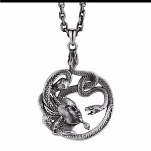 MEDUSA PENDANT 